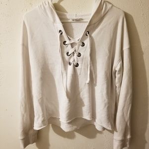 AEO Pullover hoodie/sweater. Lace up. Medium.White